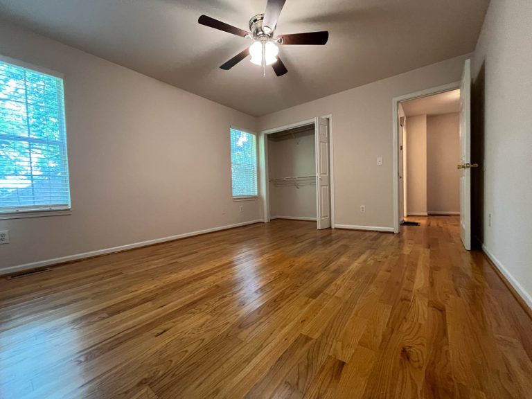 698 bryan st-14