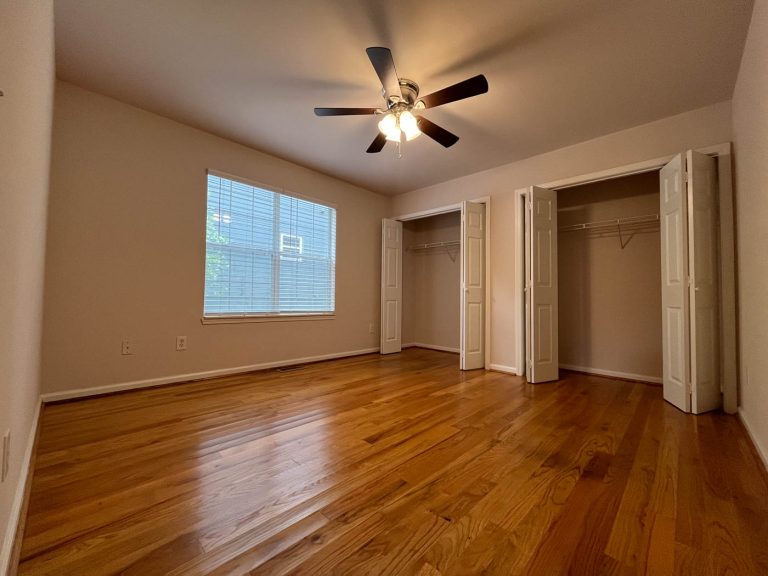 698 bryan st-17