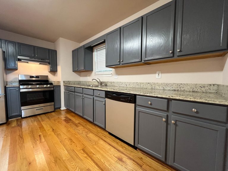 698 bryan st-18