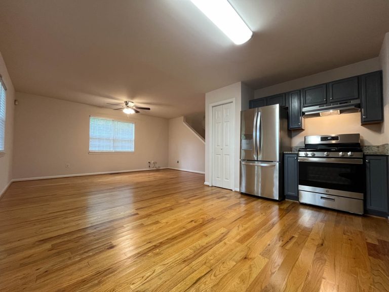 698 bryan st-21